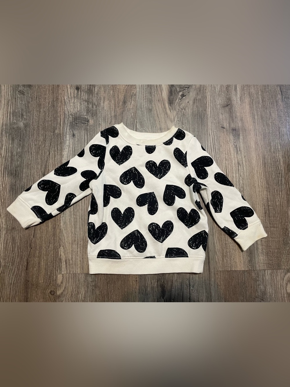 Cat & Jack White Pullover Sweatshirt with Black Heart Print
